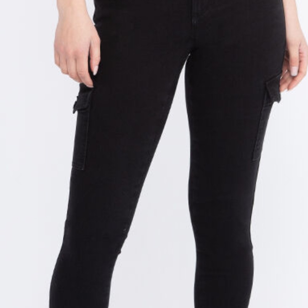 Brand new women's cargo jeans size XL LONG!!